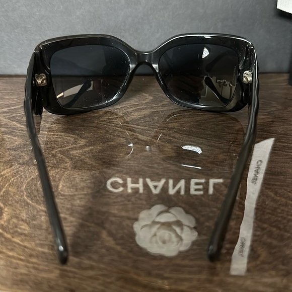 Chanel Vintage Black Quilt Shield CC Logo Sunglasses 5019 - Picture 15 of 16